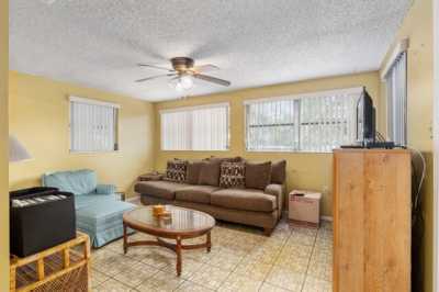 Home For Sale in Lake Panasoffkee, Florida