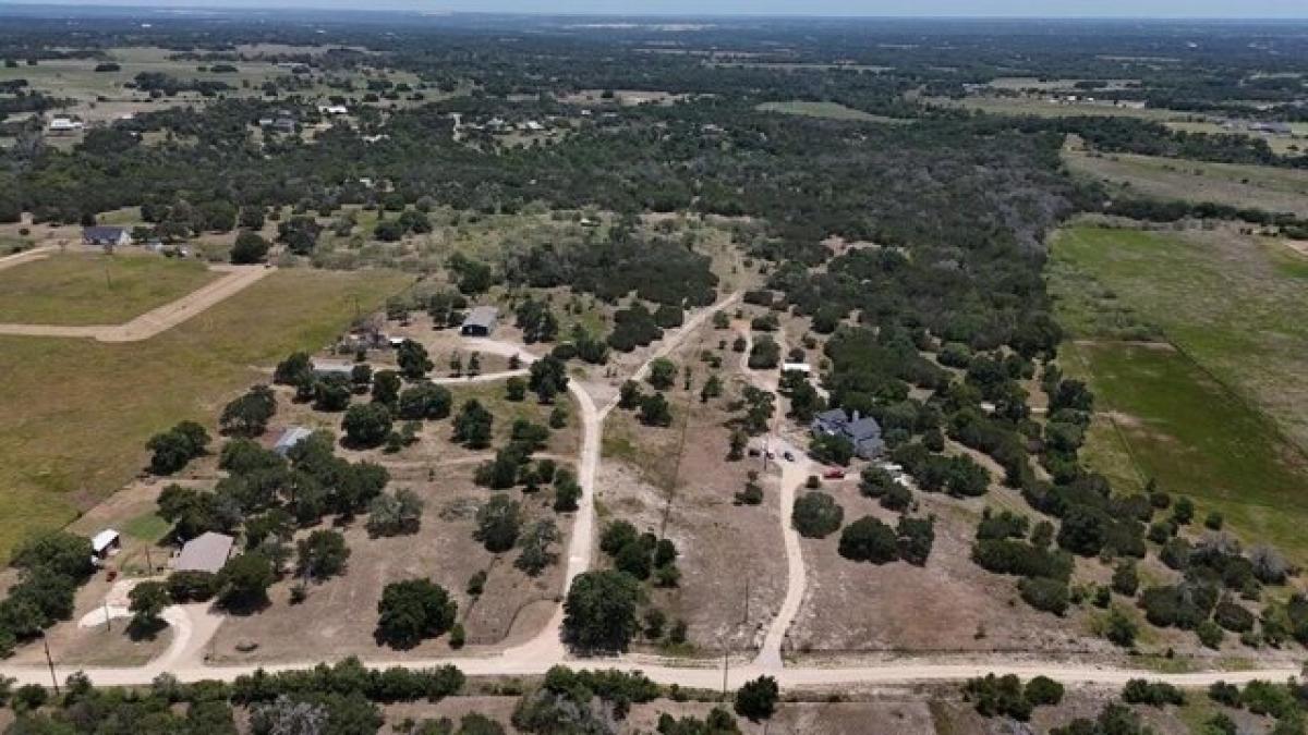 Picture of Residential Land For Sale in Liberty Hill, Texas, United States