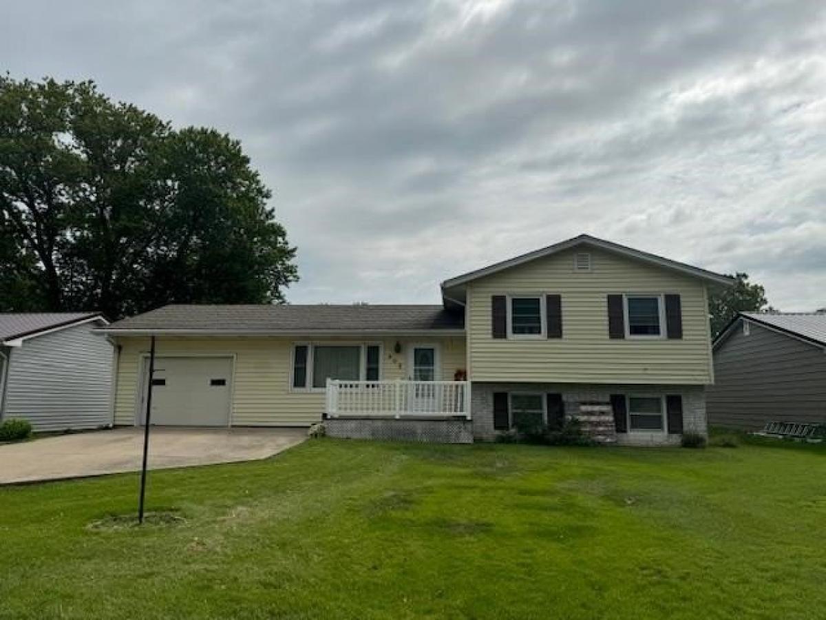 Picture of Home For Sale in Washington, Iowa, United States