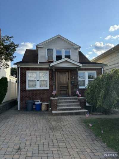 Home For Rent in North Arlington, New Jersey