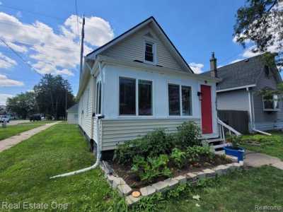 Home For Sale in Wyandotte, Michigan