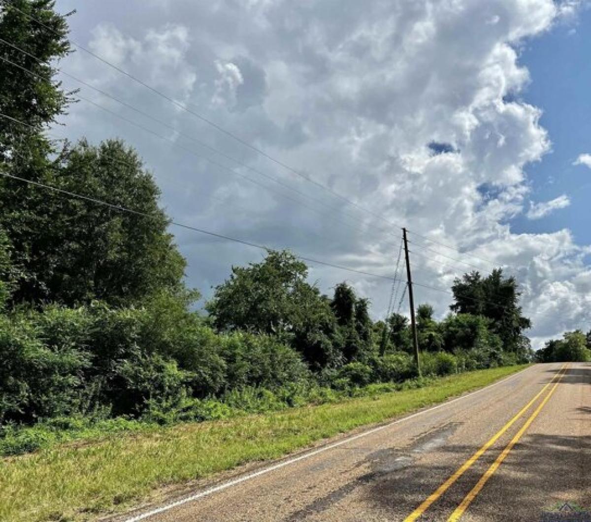 Picture of Residential Land For Sale in Hughes Springs, Texas, United States