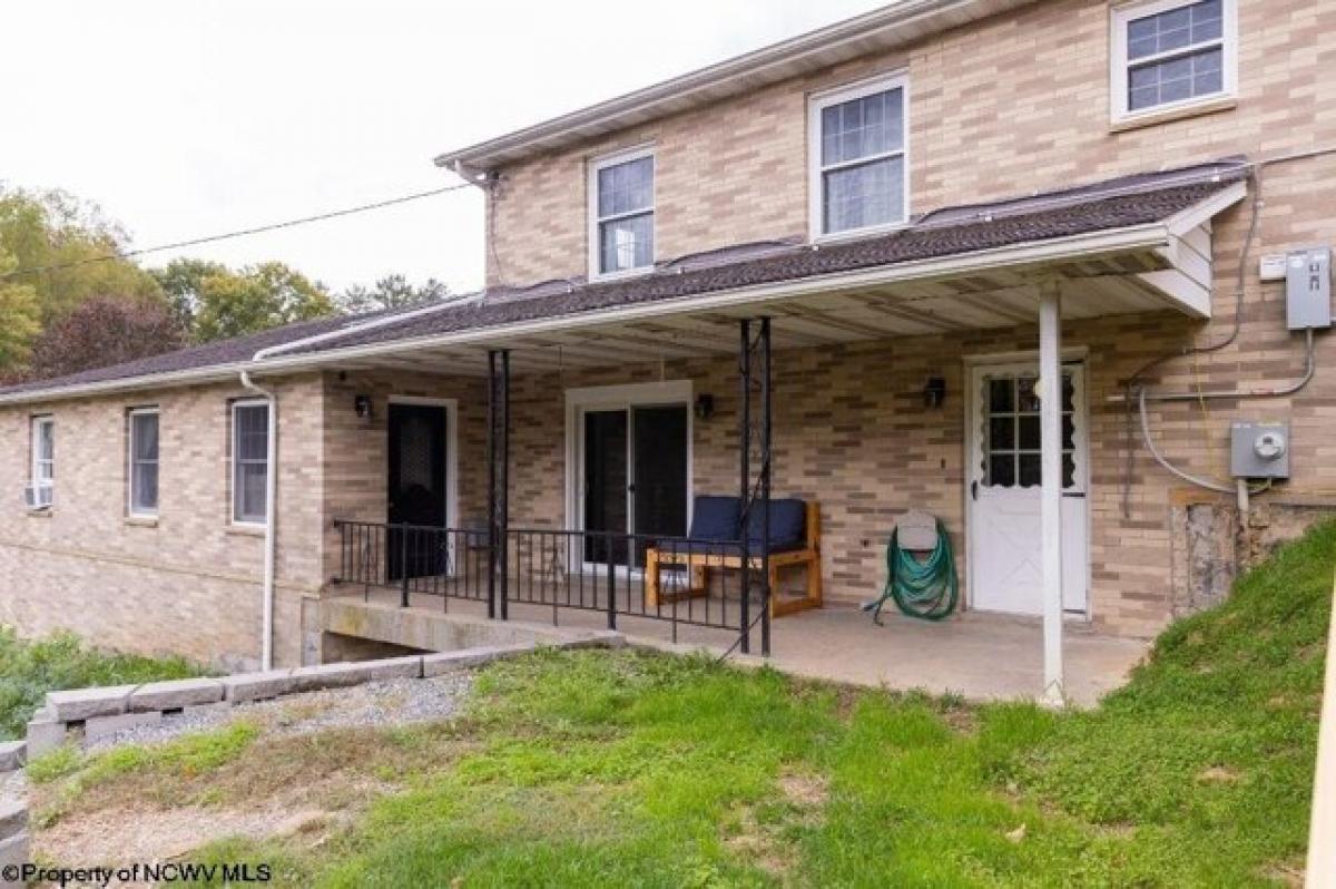 Picture of Home For Sale in Bridgeport, West Virginia, United States