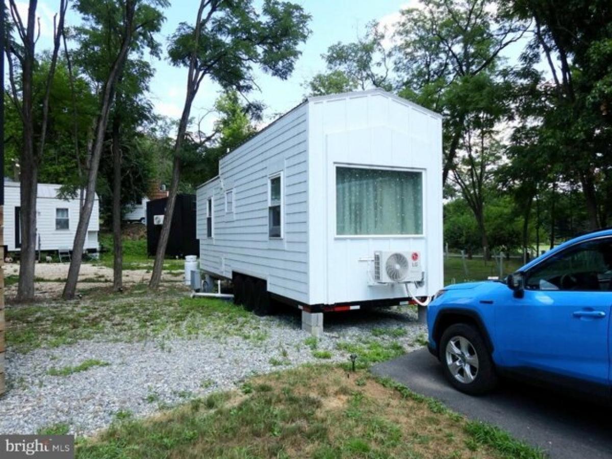 Picture of Home For Sale in Elizabethtown, Pennsylvania, United States