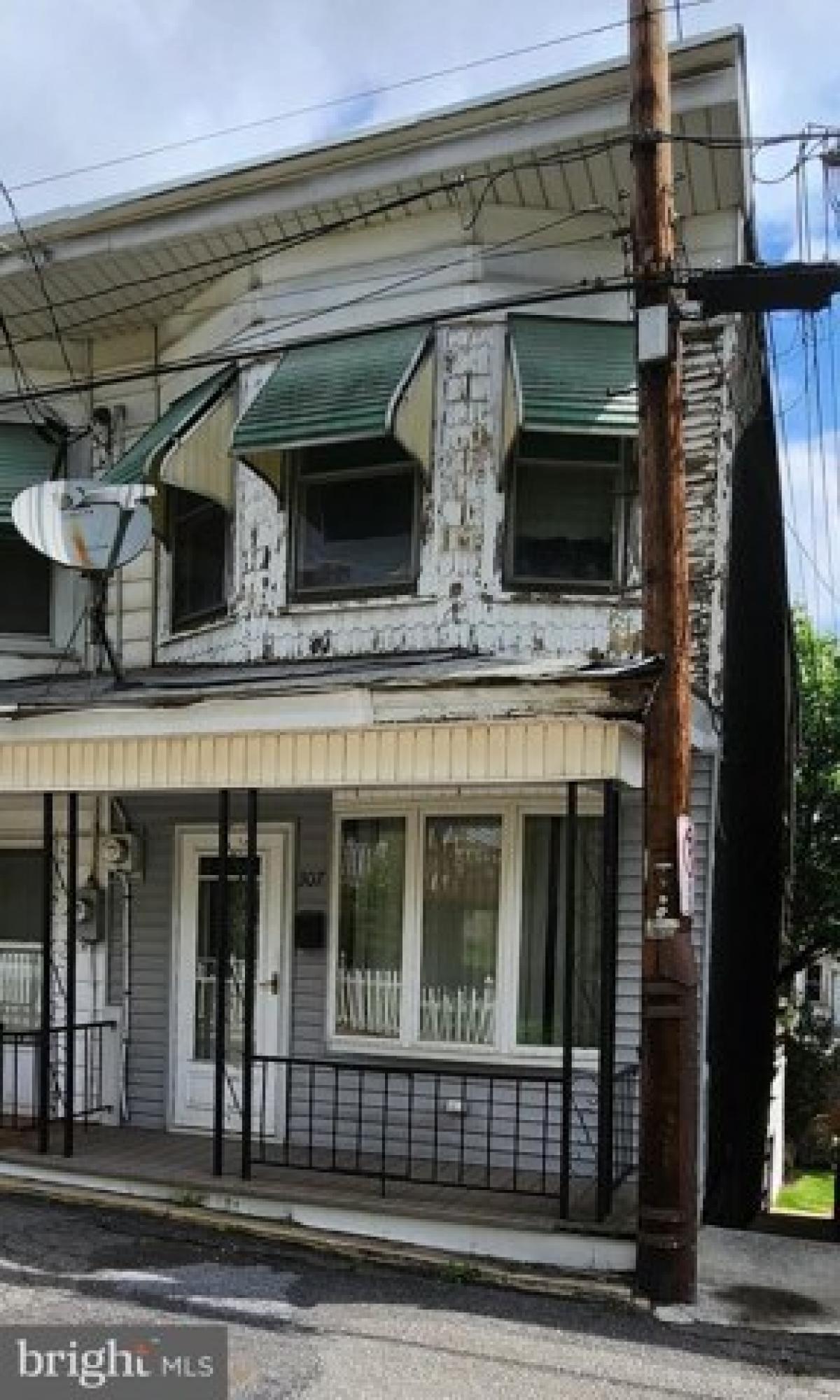 Picture of Home For Sale in Shenandoah, Pennsylvania, United States