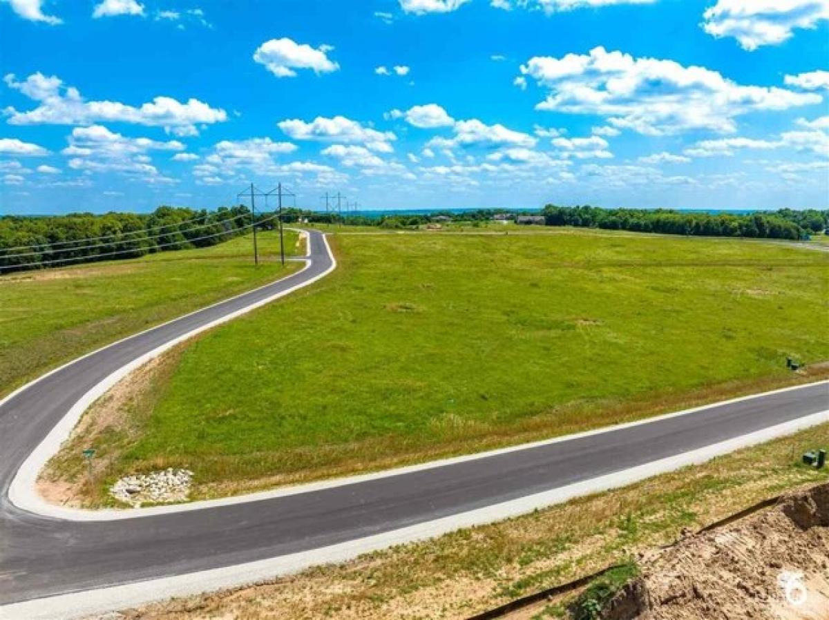 Picture of Residential Land For Sale in Wamego, Kansas, United States