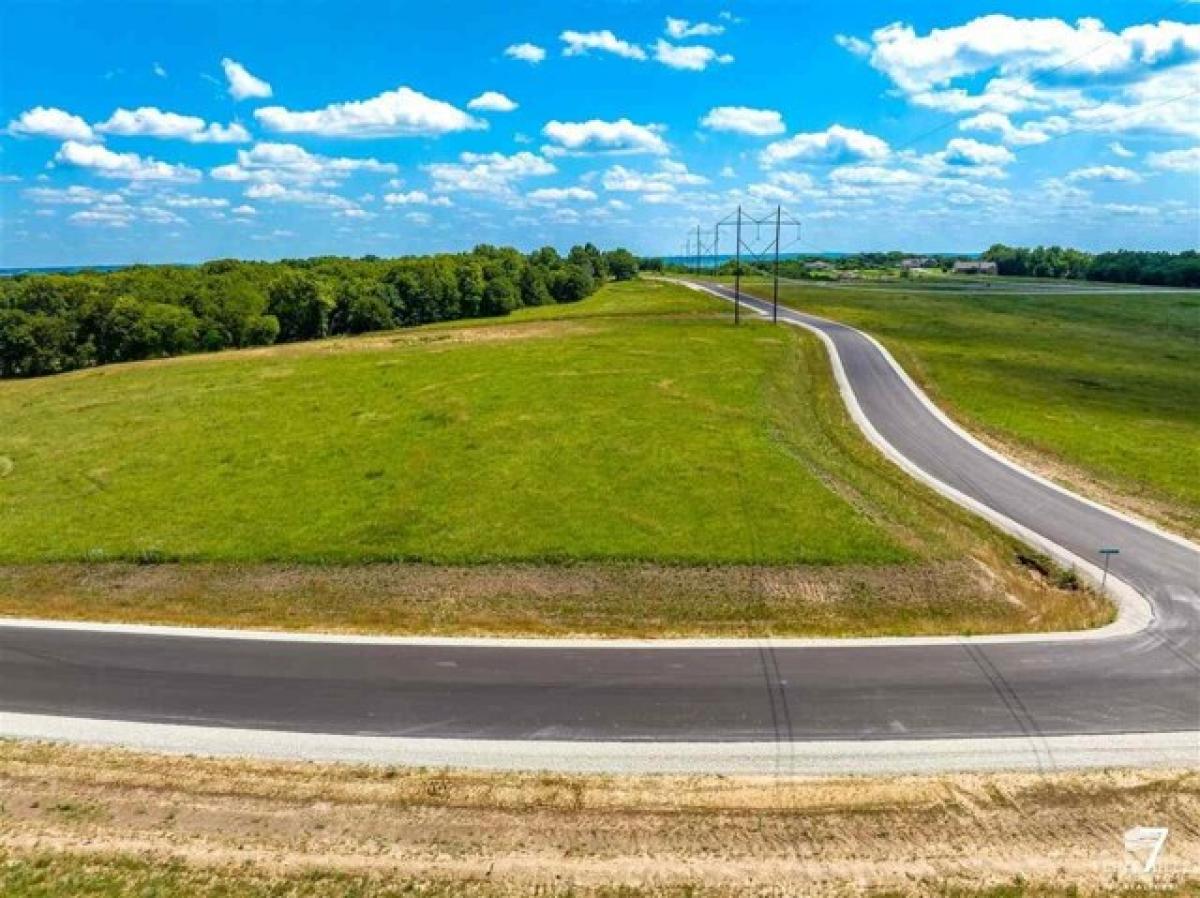 Picture of Residential Land For Sale in Wamego, Kansas, United States