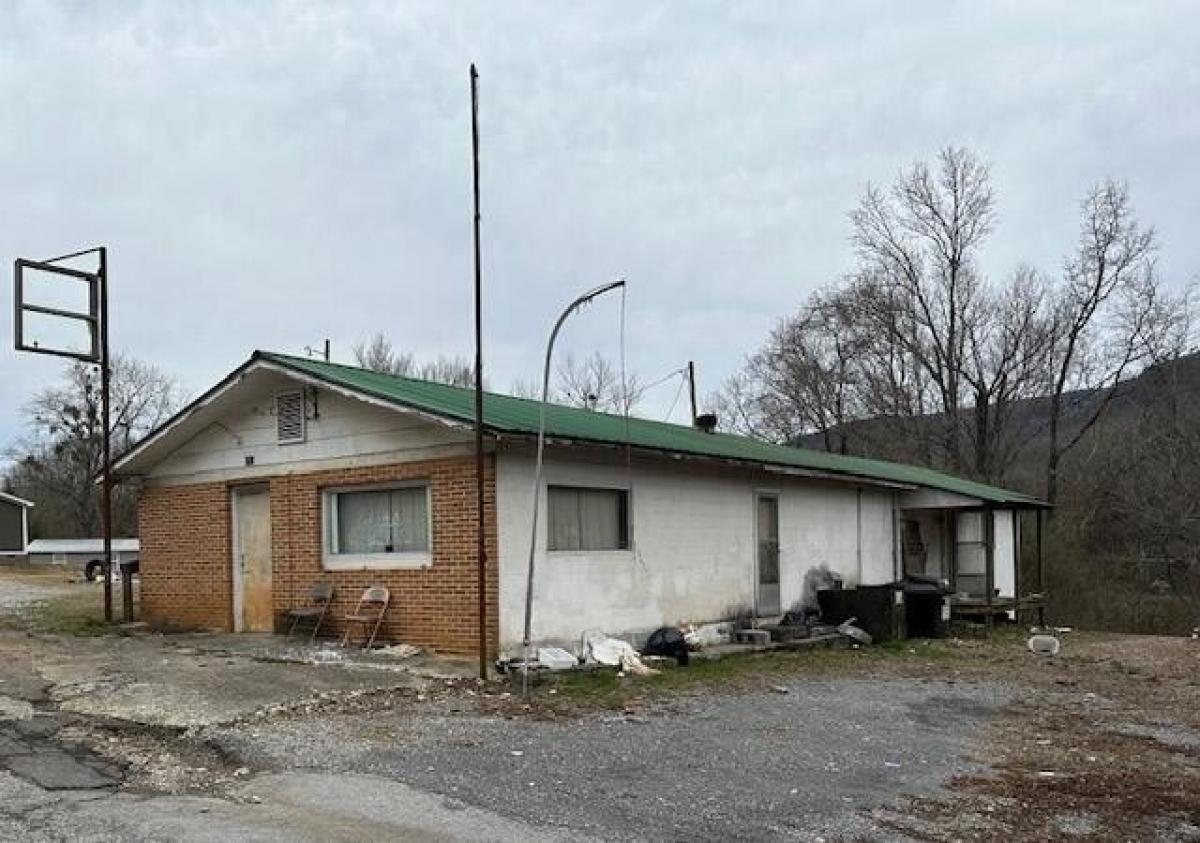 Picture of Home For Sale in Whitwell, Tennessee, United States