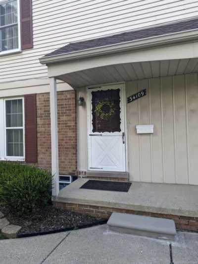 Home For Sale in Fraser, Michigan