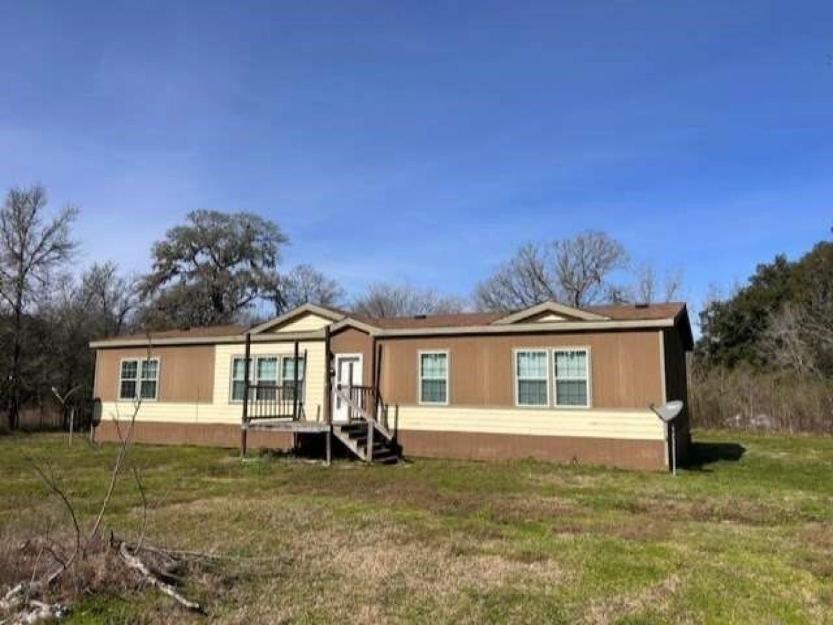 Picture of Home For Sale in Liverpool, Texas, United States