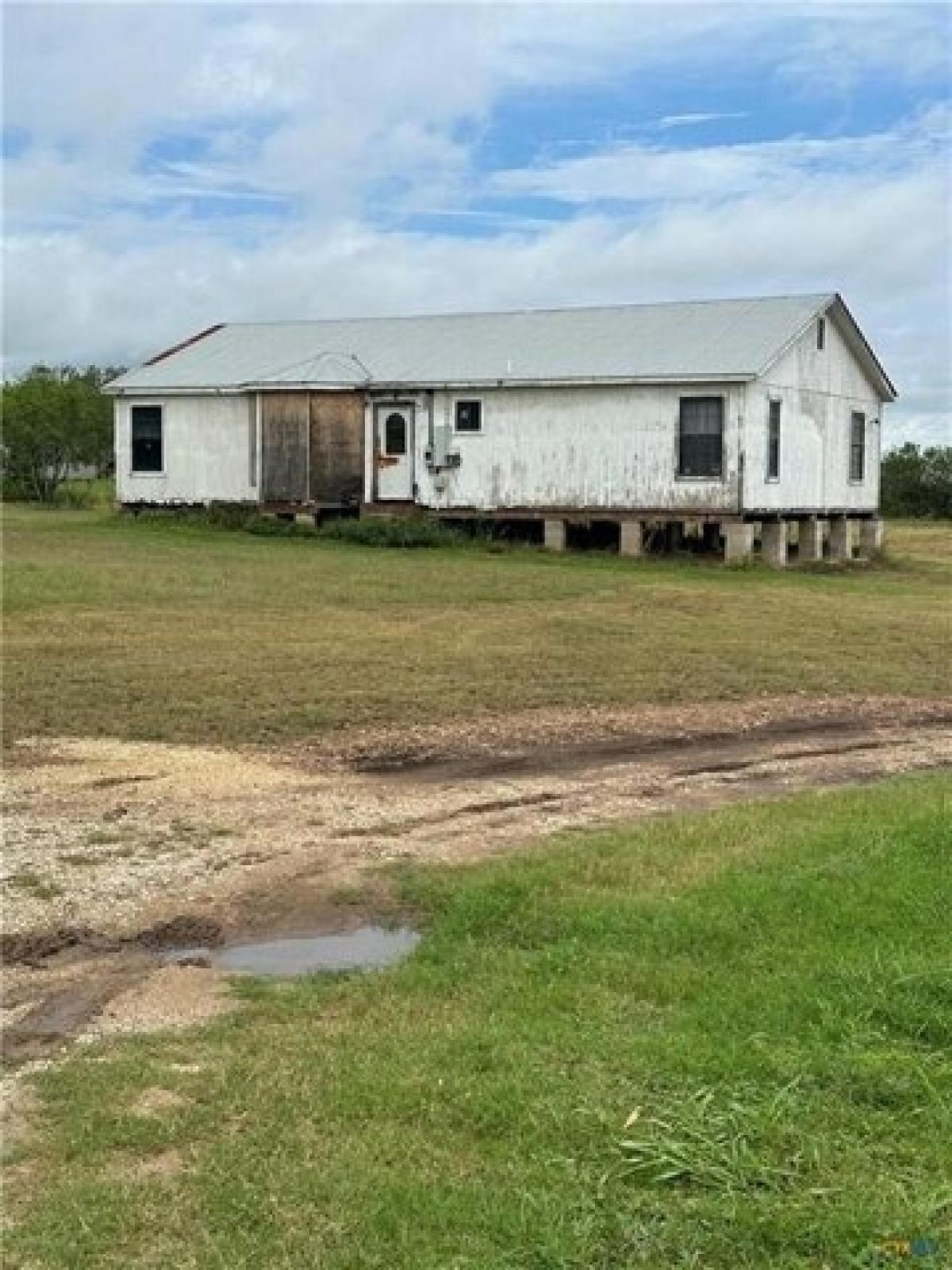 Picture of Residential Land For Sale in Seguin, Texas, United States