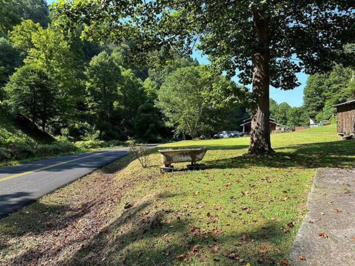 Picture of Home For Sale in Vansant, Virginia, United States