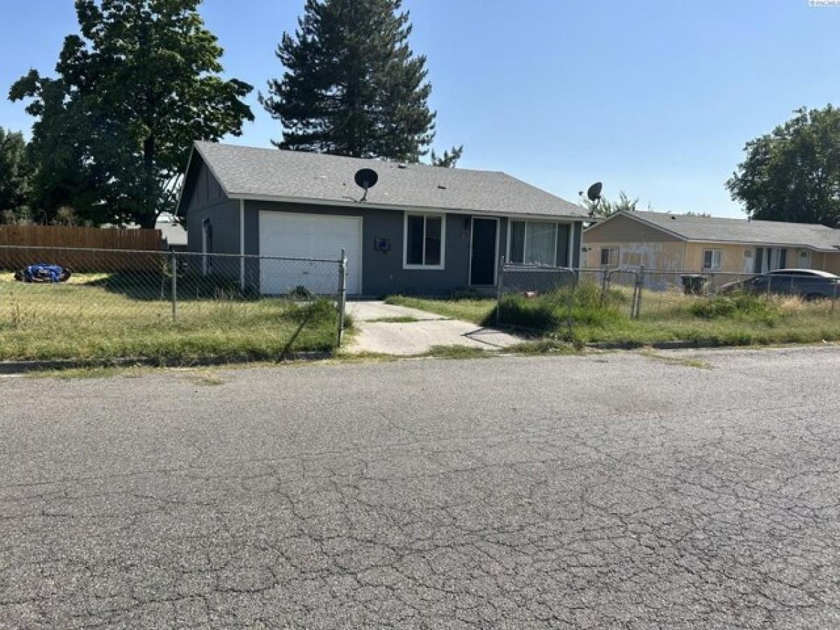 Picture of Home For Sale in Grandview, Washington, United States