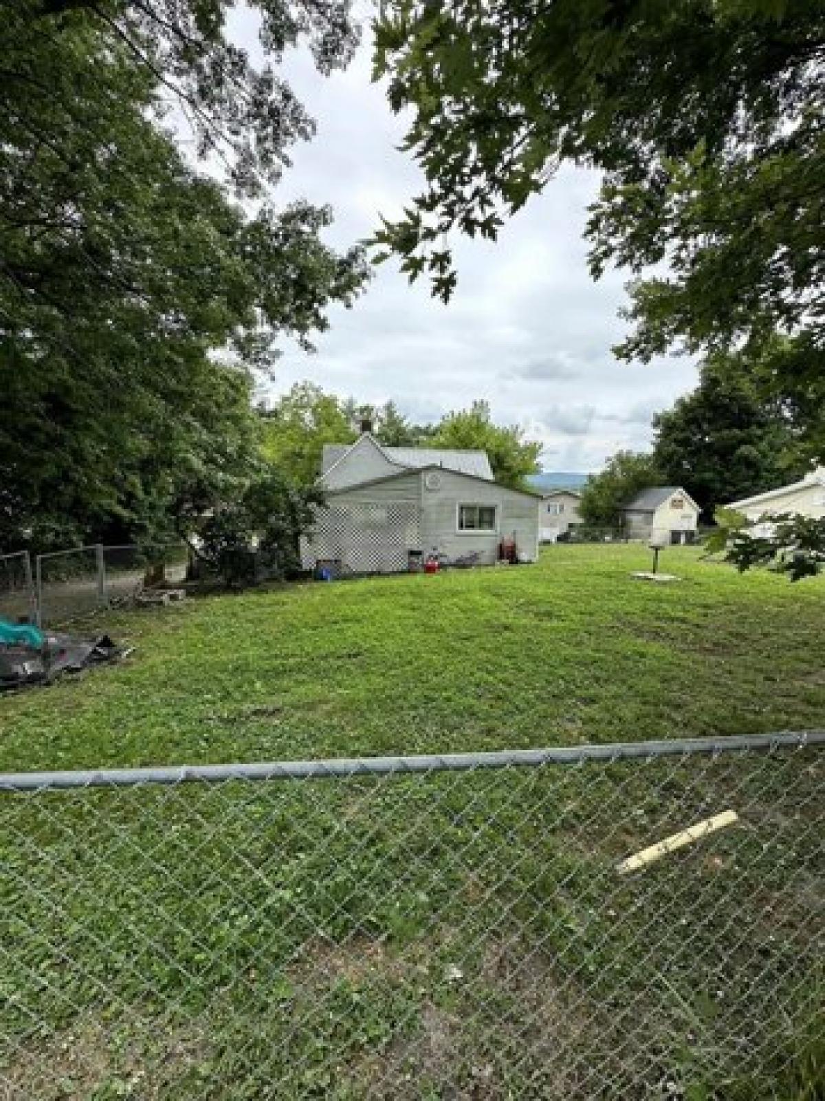 Picture of Home For Sale in Pulaski, Virginia, United States