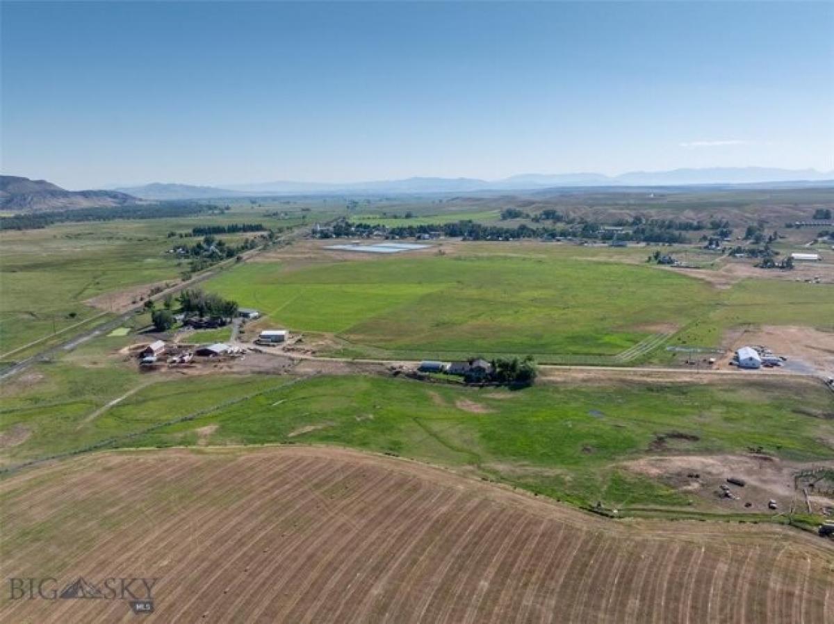 Picture of Home For Sale in Willow Creek, Montana, United States