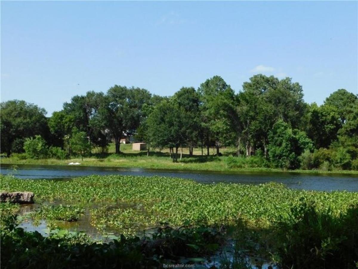 Picture of Home For Sale in Caldwell, Texas, United States