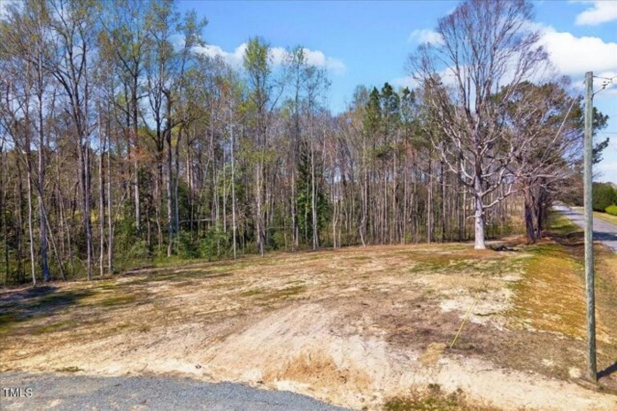 Picture of Residential Land For Sale in Four Oaks, North Carolina, United States