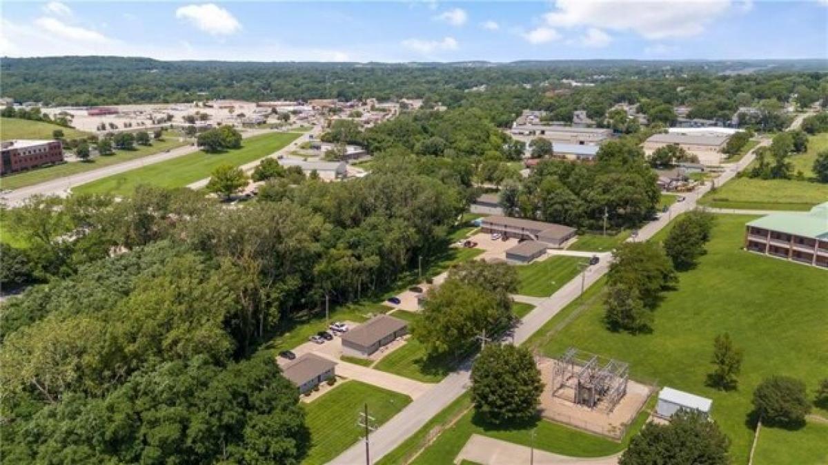 Picture of Home For Sale in Leavenworth, Kansas, United States