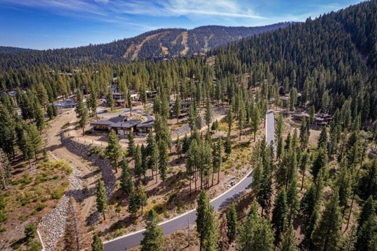 Picture of Residential Land For Sale in Truckee, California, United States