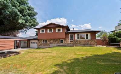 Home For Sale in Douglas, Wyoming