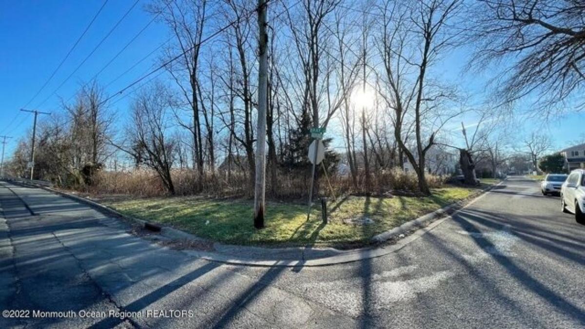 Picture of Residential Land For Sale in North Middletown, New Jersey, United States