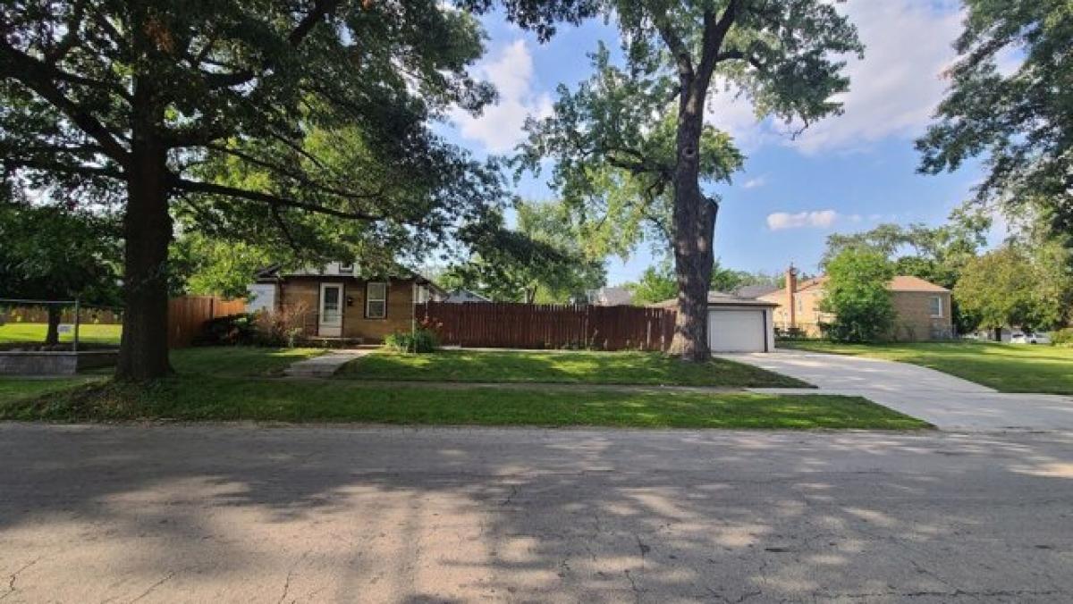 Picture of Home For Sale in Villa Park, Illinois, United States