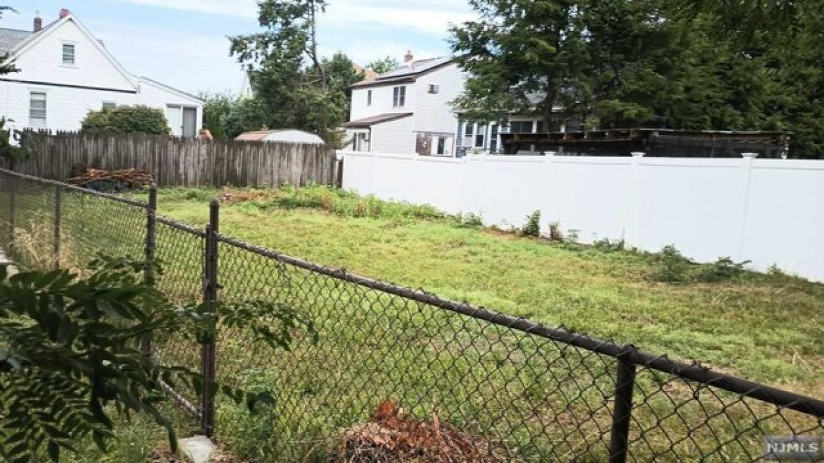 Picture of Residential Land For Sale in Bogota, New Jersey, United States