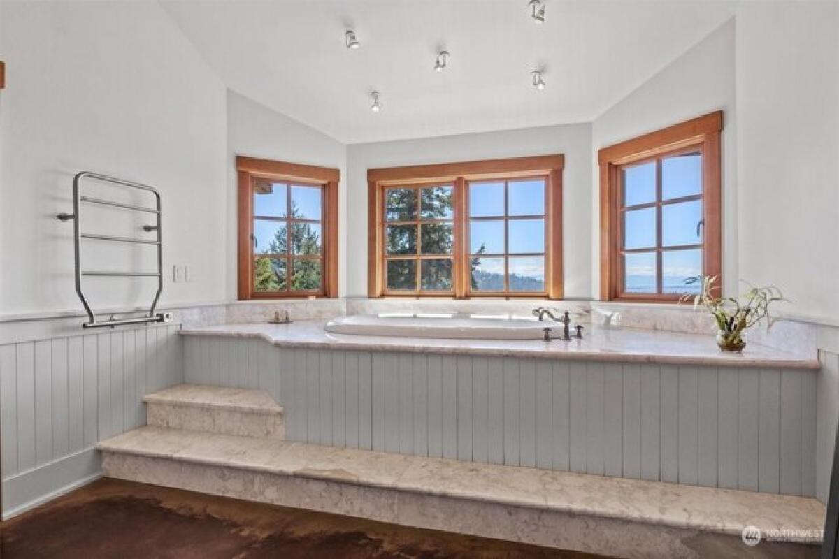 Picture of Home For Sale in Friday Harbor, Washington, United States