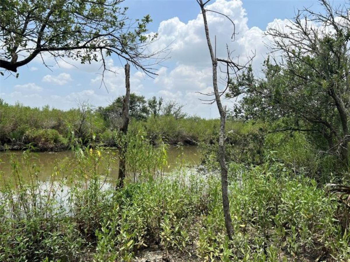 Picture of Residential Land For Sale in Channelview, Texas, United States