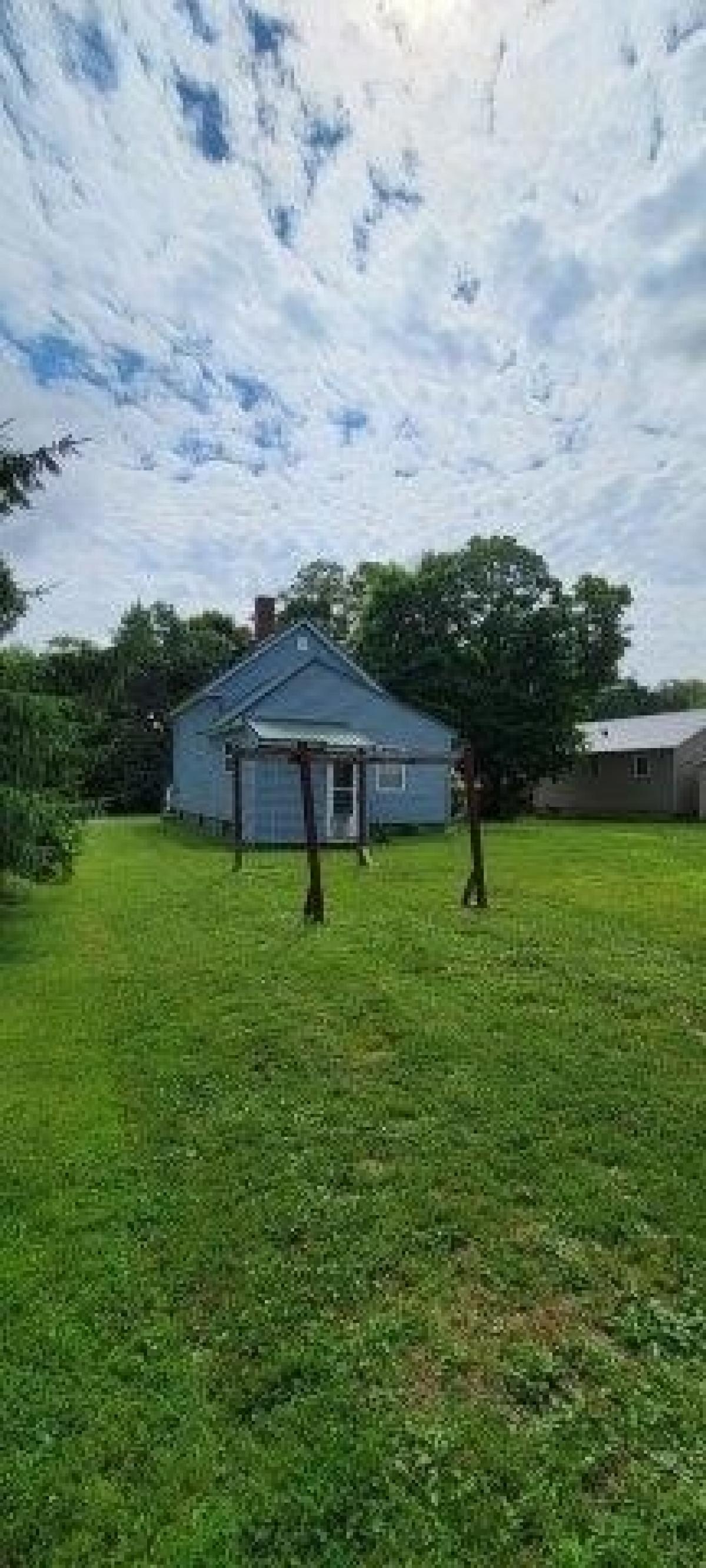 Picture of Home For Sale in Lincoln, Maine, United States