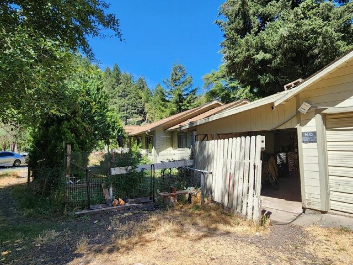 Picture of Home For Sale in Willits, California, United States