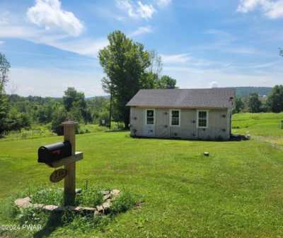 Home For Sale in Lakewood, Pennsylvania