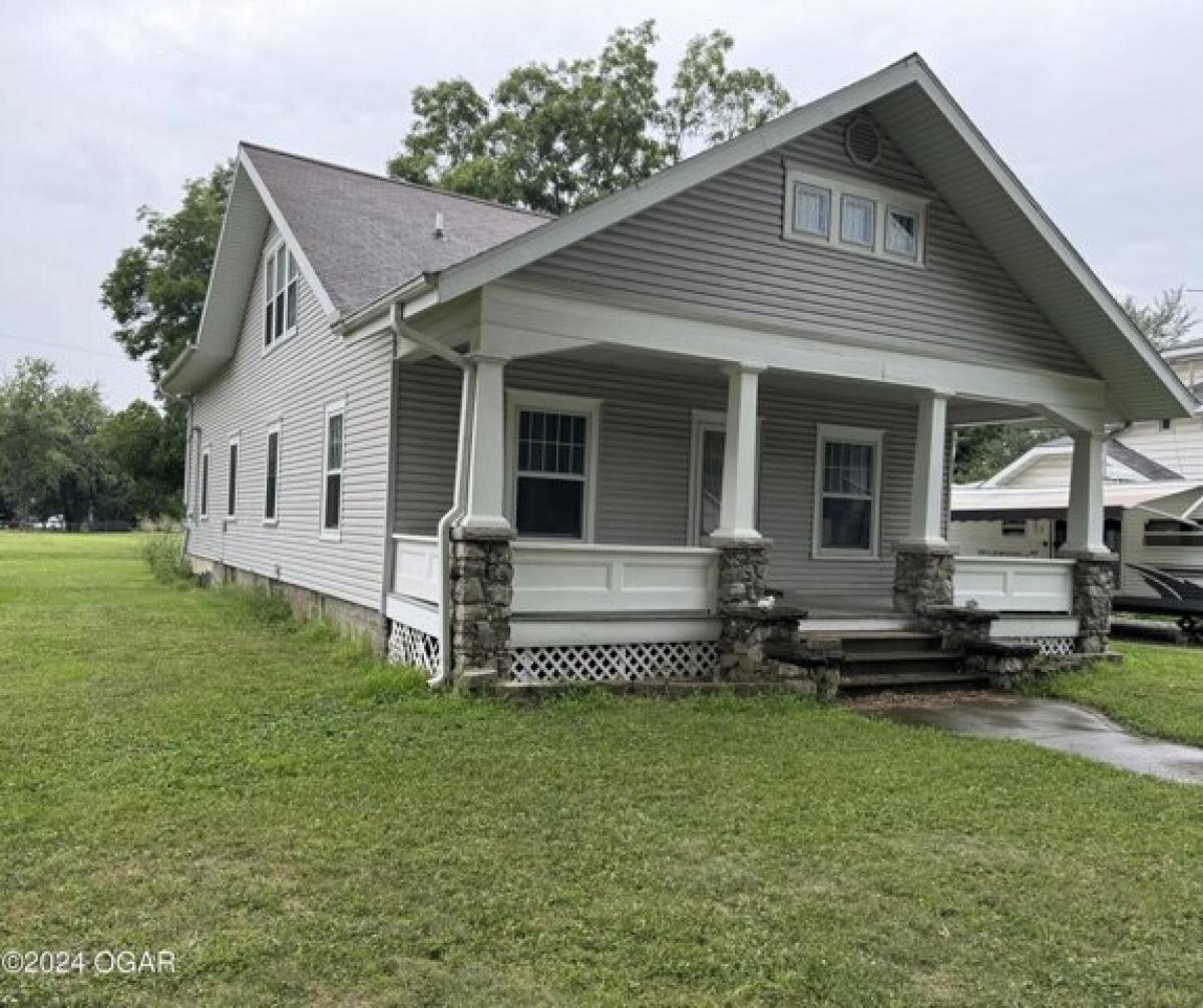 Picture of Home For Sale in Lamar, Missouri, United States