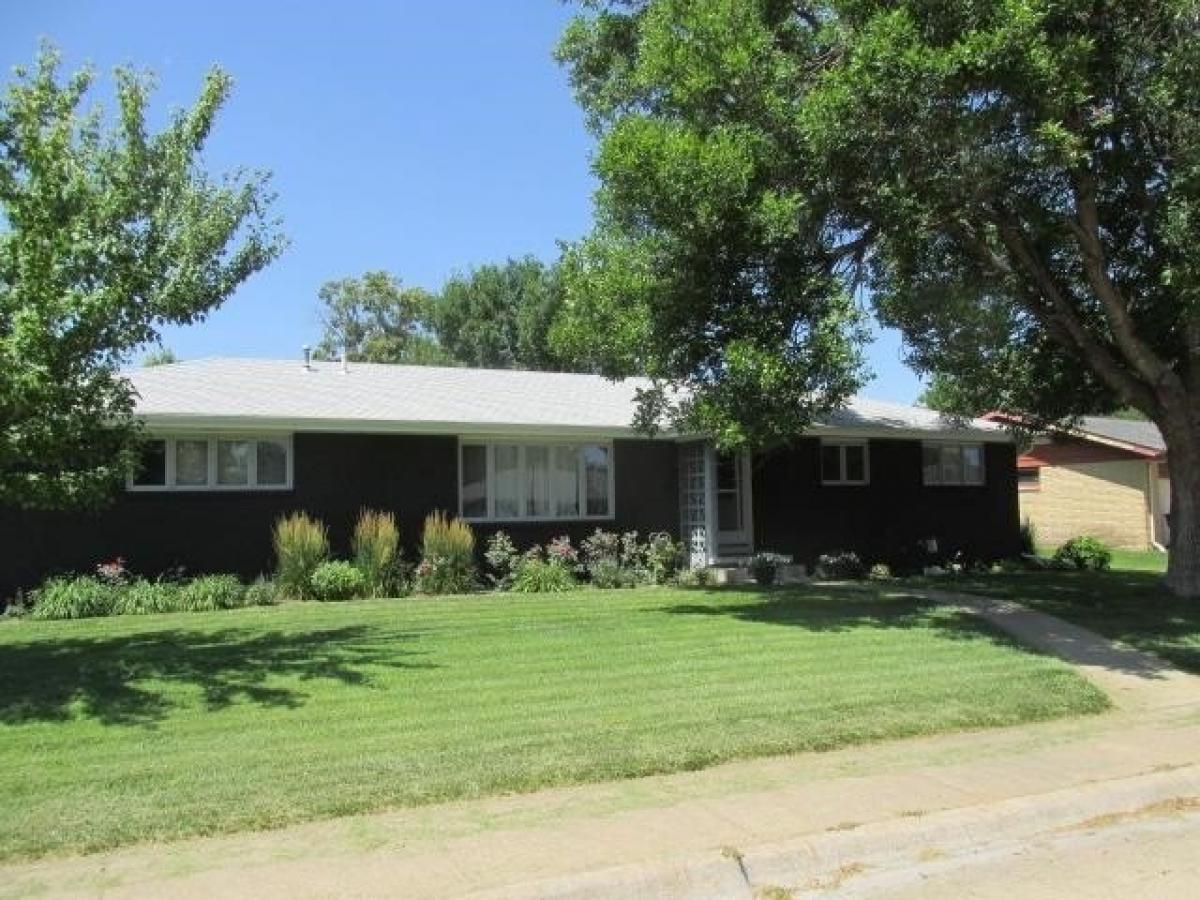 Picture of Home For Sale in Gothenburg, Nebraska, United States