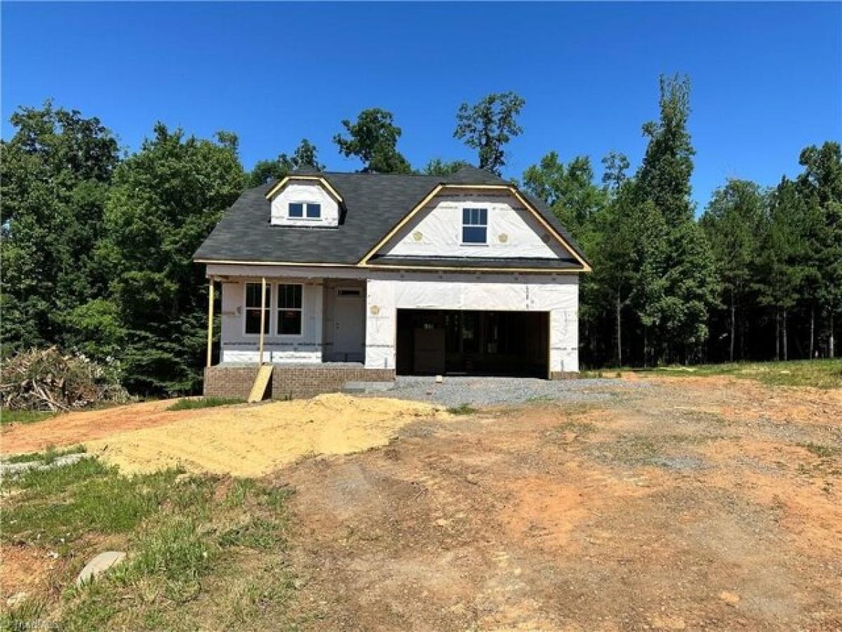 Picture of Home For Sale in Stokesdale, North Carolina, United States