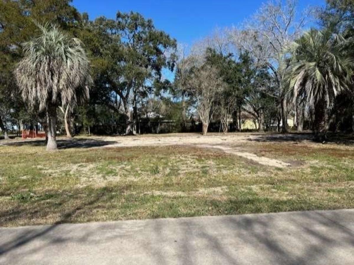 Picture of Residential Land For Sale in Dickinson, Texas, United States