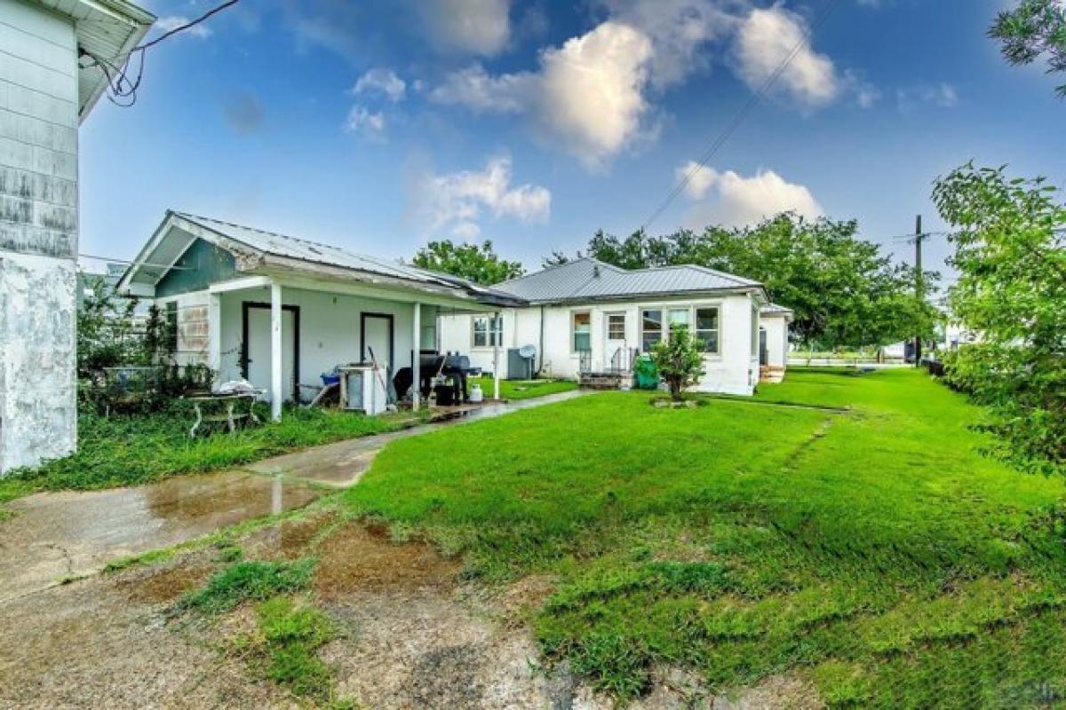 Picture of Home For Sale in Galliano, Louisiana, United States