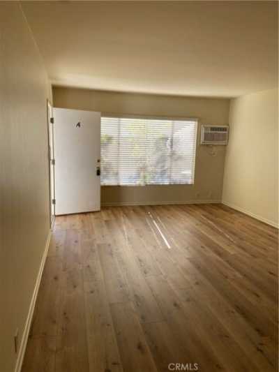 Apartment For Rent in Arcadia, California