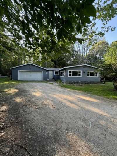 Home For Sale in Drummond Island, Michigan