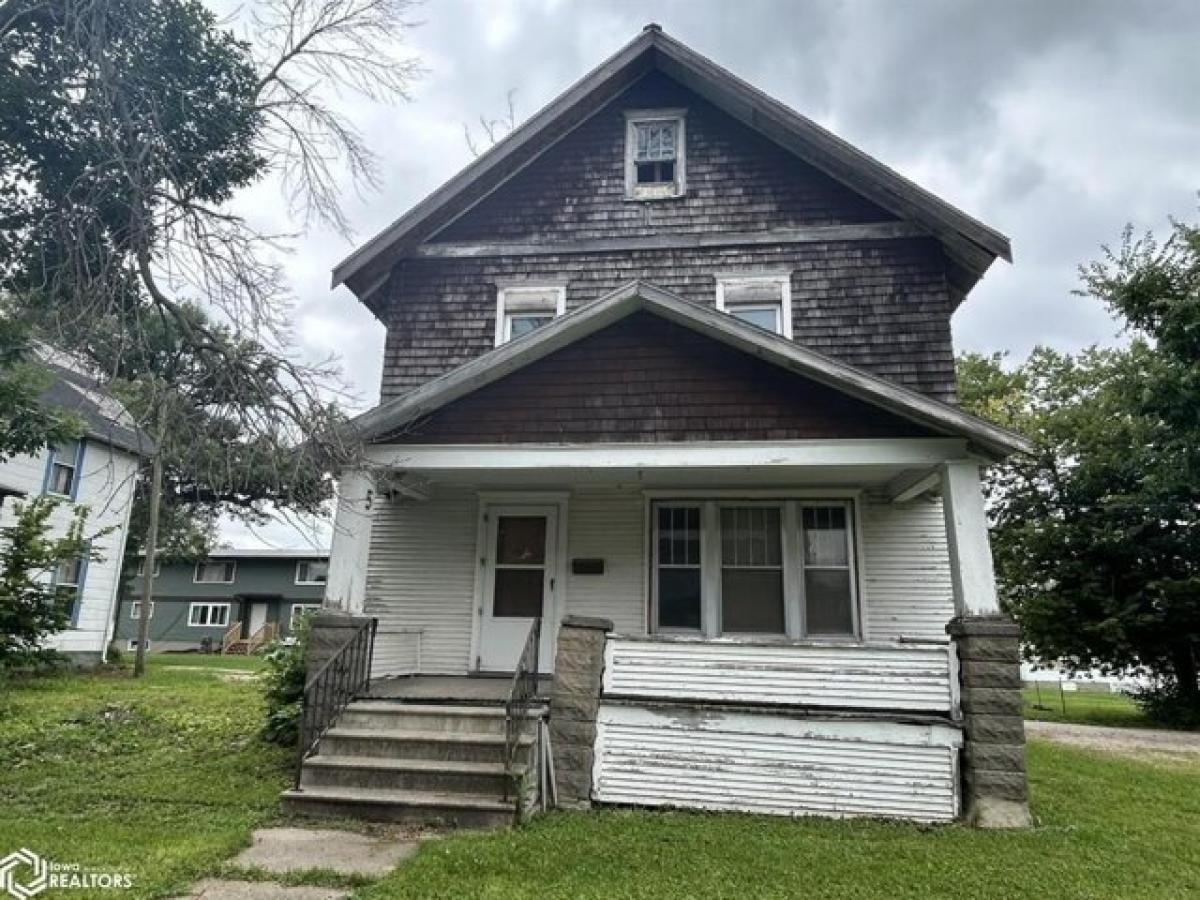 Picture of Home For Sale in Marshalltown, Iowa, United States