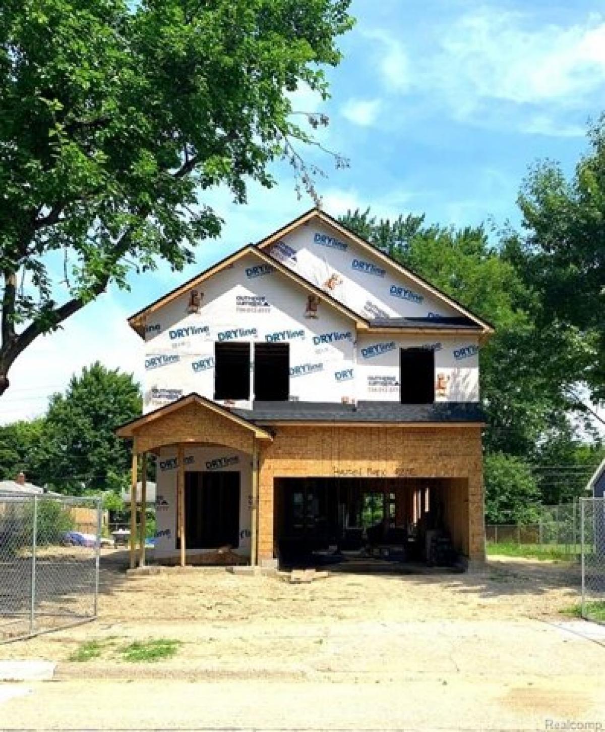 Picture of Home For Sale in Hazel Park, Michigan, United States