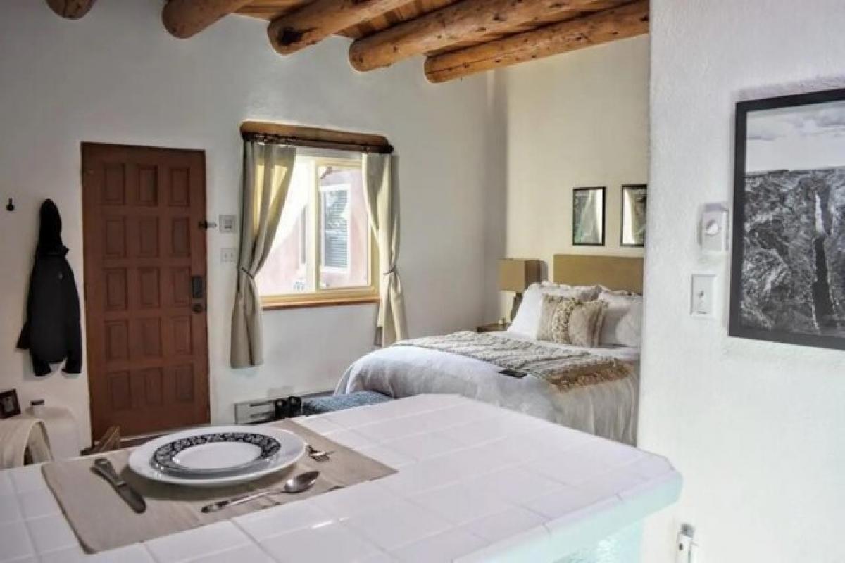 Picture of Home For Sale in Taos, New Mexico, United States