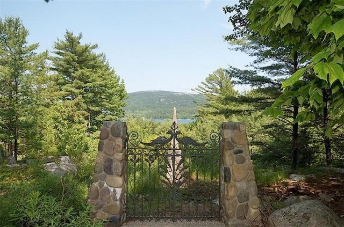 Picture of Home For Sale in Mount Desert, Maine, United States