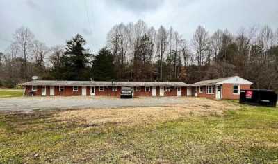 Apartment For Rent in Bassett, Virginia