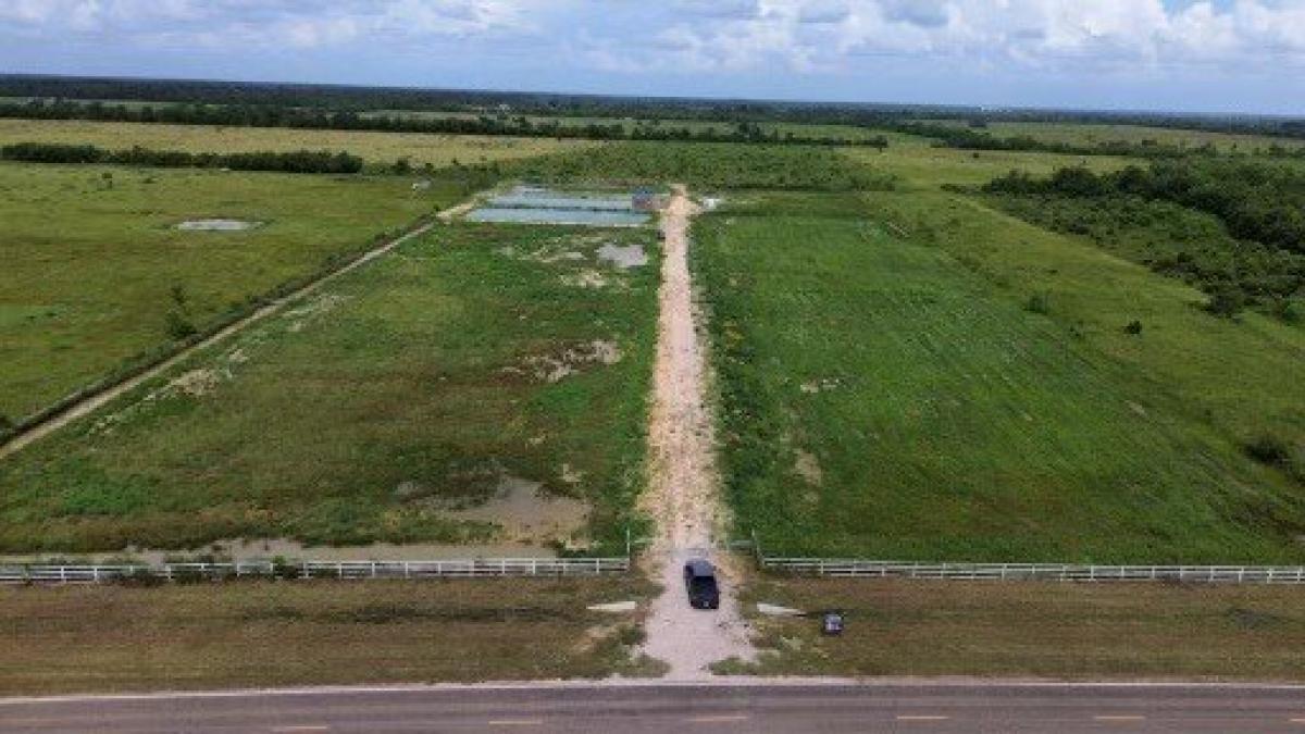 Picture of Residential Land For Sale in Liberty, Texas, United States