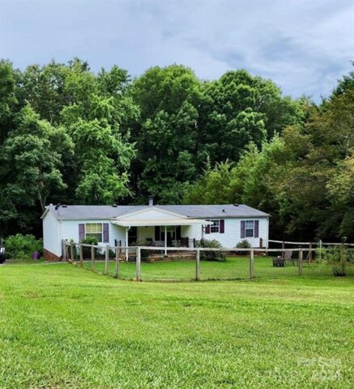 Picture of Home For Sale in Bessemer City, North Carolina, United States