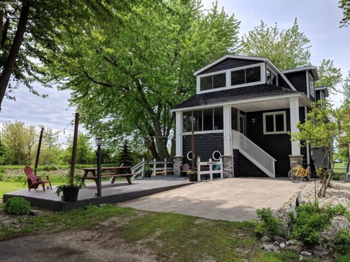 Picture of Home For Sale in Oak Harbor, Ohio, United States