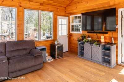 Home For Sale in Pocono Summit, Pennsylvania