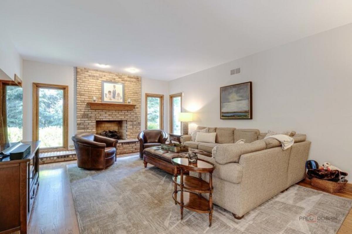 Picture of Home For Sale in Libertyville, Illinois, United States