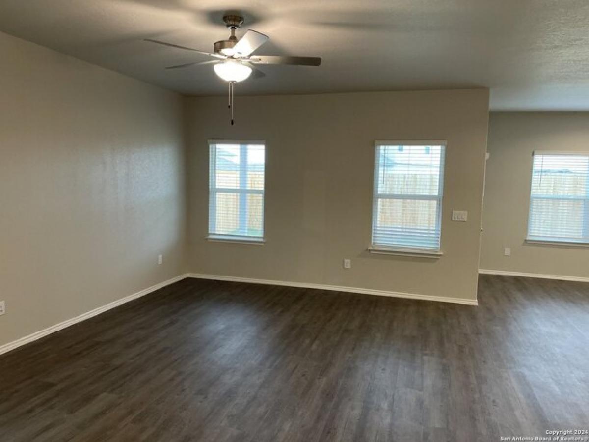 Picture of Home For Rent in Saint Hedwig, Texas, United States